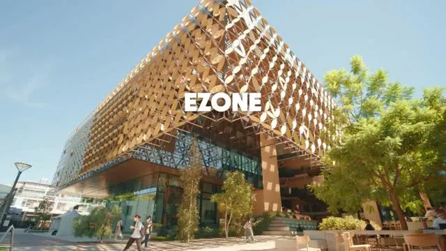 Studying at EZONE and suddenly feeling like you have your life together 📚