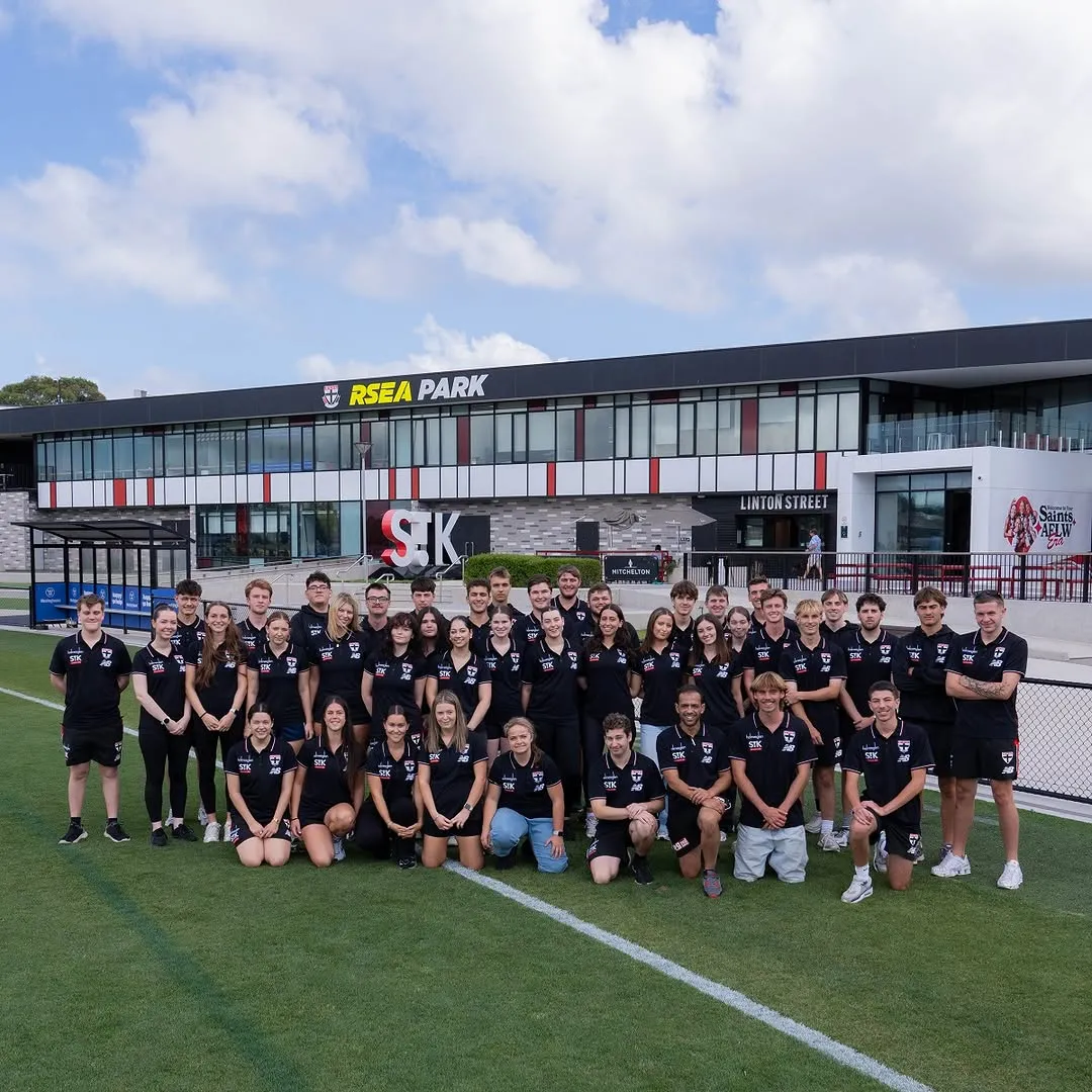 Melbourne 🤝 football season

From first bounce to the final siren, our @stkildafc Saints Career Pathways students are marching into exciting opportunities. 🔴⚪⚫

Ready to learn alongside an AFL club? Join our Saints Program Open Day at RSEA Park this Thursday! 💻 Click the link in the bio to register.
.
.
#Holmesglen #TAFEVictoria #LearnMoreDoMore | #SaintsFooty