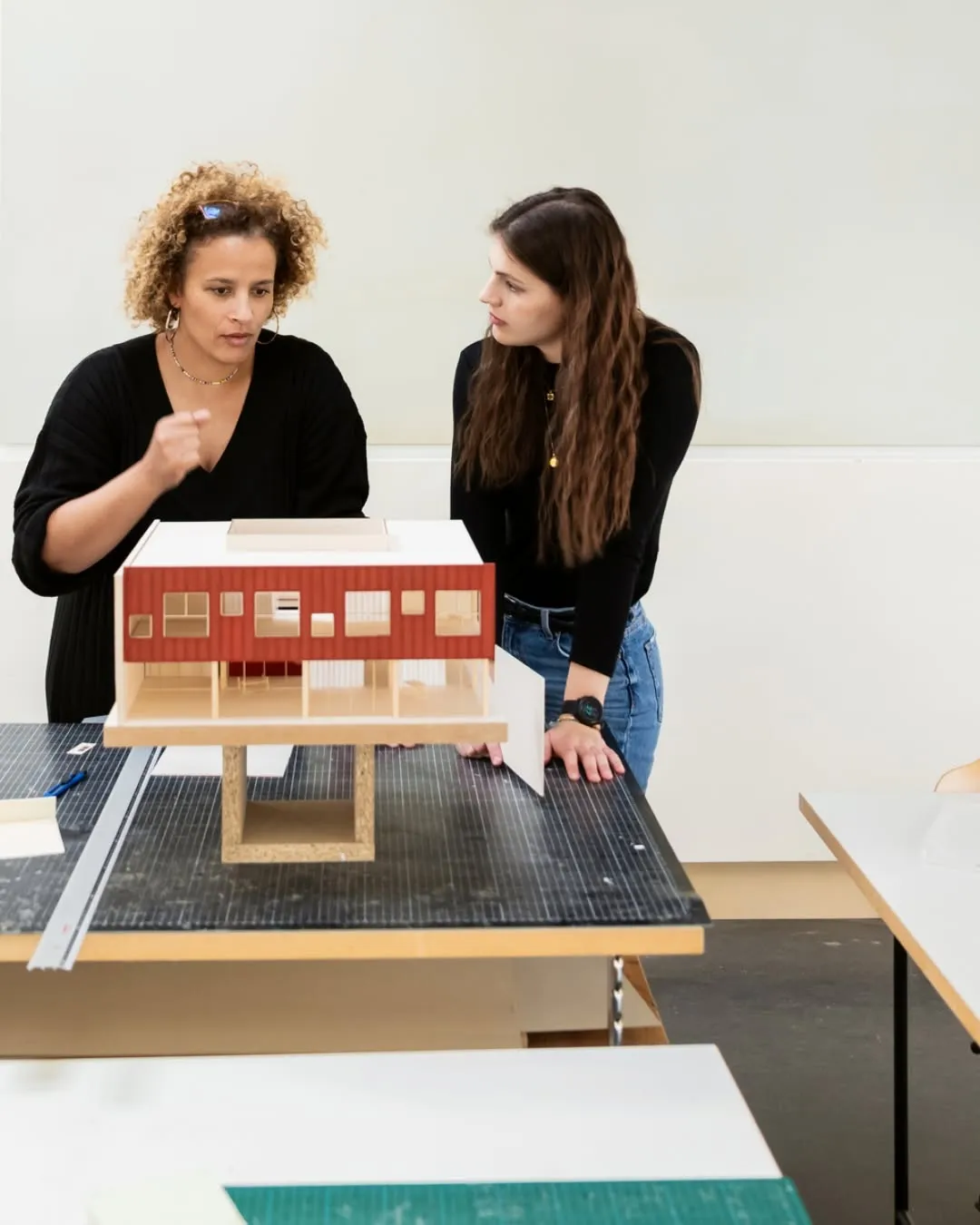 Thinking about studying building design? Our online information sessions for the Advanced Diploma of Building Design (Architectural) 22627VIC cover course structure, software skills you’ll learn and real-world outcomes for this career.

Register at melbpo.ly/info-session-architecture or link in bio.