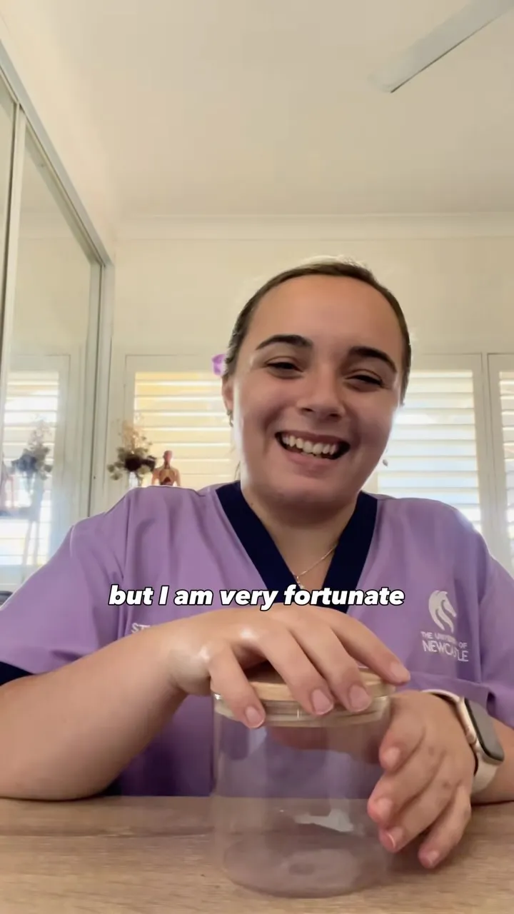 Who is cutting onions? 🥲

📸 Midwifery student, @charlisebuddingh